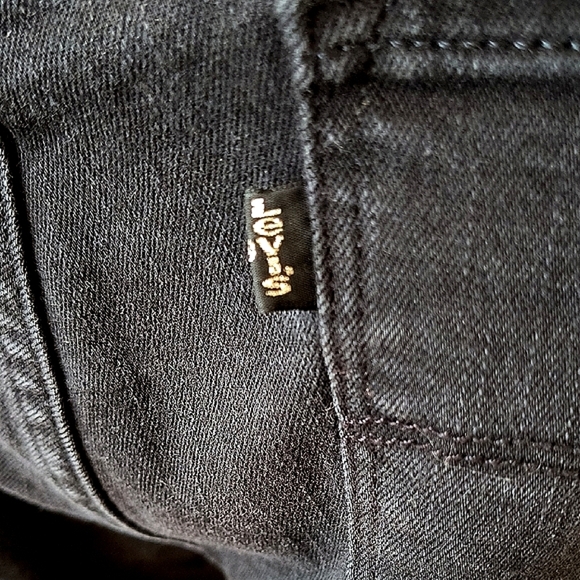Levi's Women's Black Denim Jeans. Size 33. Great Condition. - Picture 5 of 7